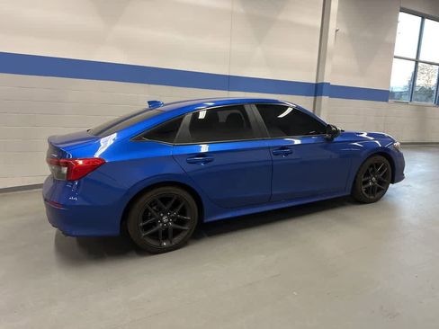 Used 2023 Honda Civic Sport image 5