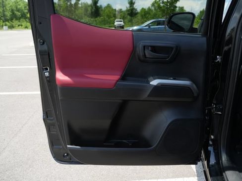 Used 2019 Toyota Tacoma SR5 RWD image 15