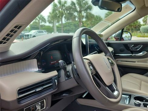Certified 2023 Lincoln Corsair Standard image 9