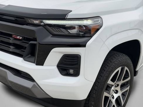 Used 2023 Chevrolet Colorado Z71 w/ Z71 Convenience Package 2 AWD/4WD image 13