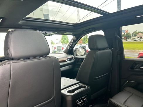 Used 2026 GMC Yukon Denali w/ Sun & Power Step Package AWD/4WD image 10