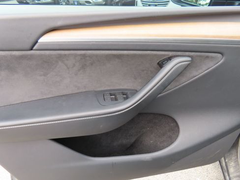 Used 2024 Tesla Model Y Long Range AWD/4WD image 15