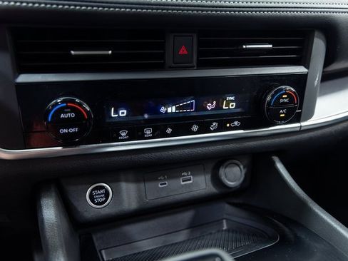 Used 2023 Nissan Rogue SV image 20