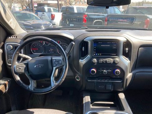 Used 2022 Chevrolet Silverado 1500 LT Trail Boss w/ Bed Protection Package AWD/4WD image 5