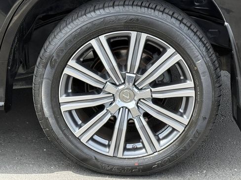 Used 2017 Lexus LX 570 4WD w/ Luxury Package image 20