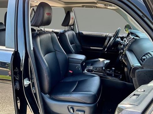 Used 2022 Toyota 4Runner TRD Off-Road Premium image 27