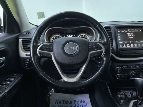 Used 2016 Jeep Cherokee Latitude w/ Cold Weather Group image 21