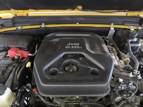 Used 2021 Jeep Wrangler Sport AWD/4WD image 32