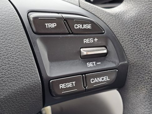 Used 2019 Hyundai Elantra SE image 12