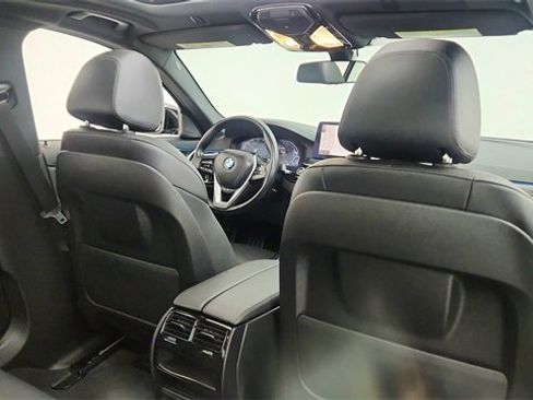 Used 2023 BMW 530e xDrive w/ Premium Package image 26