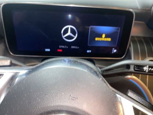 Used 2023 Mercedes-Benz GLC 300 image 6