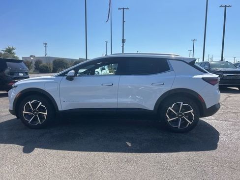 New 2026 Chevrolet Equinox EV LT image 6