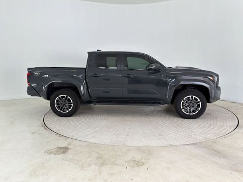 Used 2024 Toyota Tacoma TRD Sport w/ TRD Sport Upgrade Package image 8