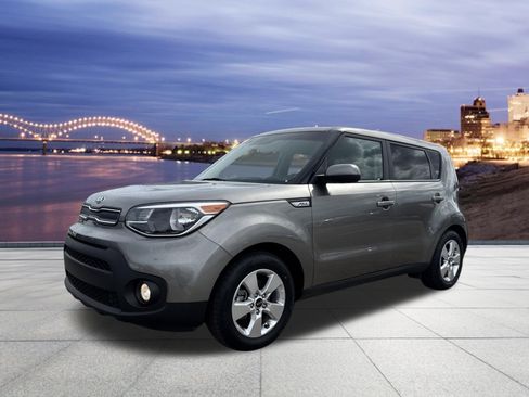 Used 2019 Kia Soul FWD image 1