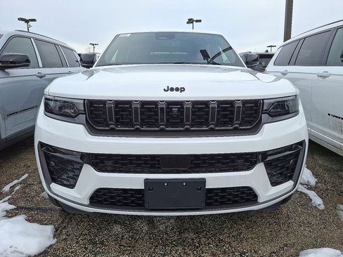 New 2026 Jeep Grand Cherokee Limited AWD/4WD image 2