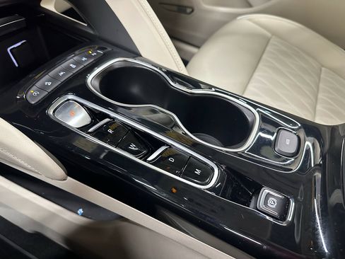 Certified 2023 Buick Envision Avenir AWD/4WD image 37