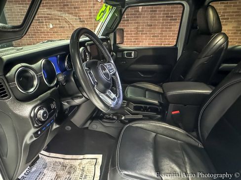 Used 2023 Jeep Wrangler Unlimited Sahara w/ Cold Weather Group image 13