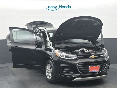 Used 2021 Chevrolet Trax LT w/ Driver Confidence Package image 36