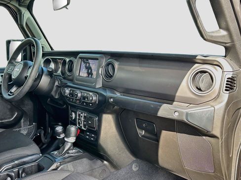 Used 2023 Jeep Gladiator Sport AWD/4WD image 27