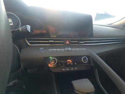 Used 2024 Hyundai Elantra SEL FWD image 11