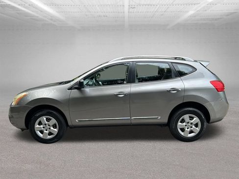 Used 2015 Nissan Rogue S w/ Convenience Package FWD image 2