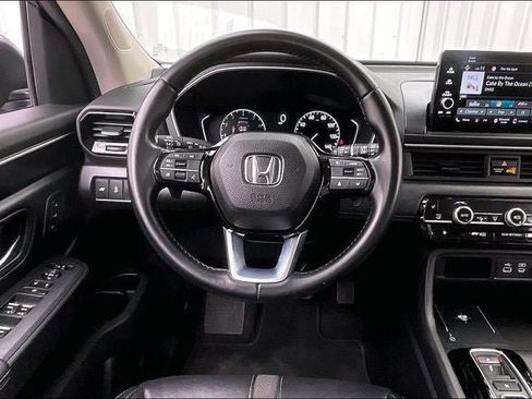 Used 2025 Honda Pilot EX-L image 5