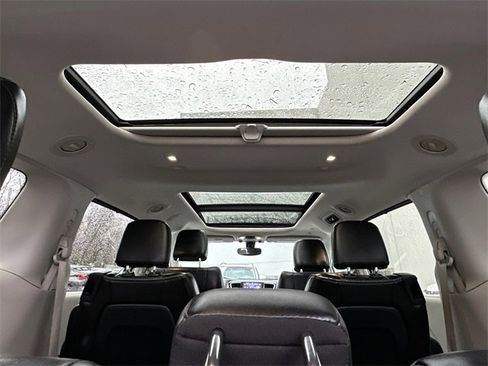 Used 2019 Chrysler Pacifica Limited image 7