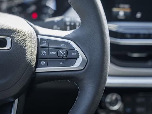 New 2026 Jeep Compass Limited image 30