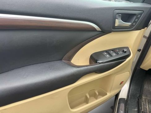 Used 2016 Toyota Highlander Limited w/ Protection Package #3 AWD/4WD image 21