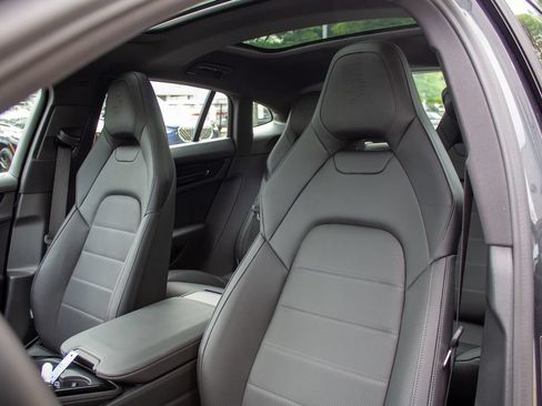 Used 2026 Porsche Panamera image 11