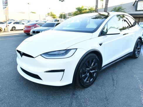 Used 2023 Tesla Model X AWD/4WD image 3