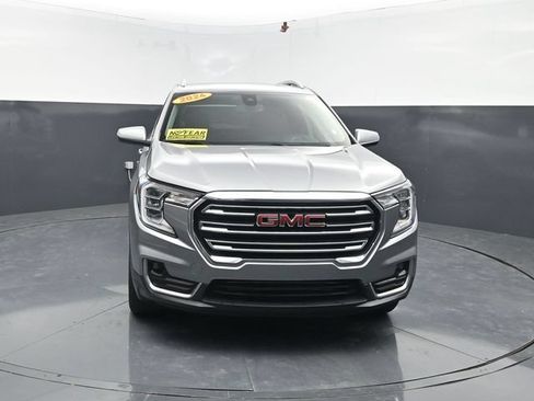 Used 2024 GMC Terrain SLT AWD/4WD image 2