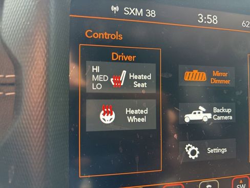 Used 2020 Jeep Gladiator Overland image 6