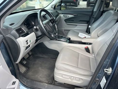 Used 2021 Honda Pilot Touring image 7