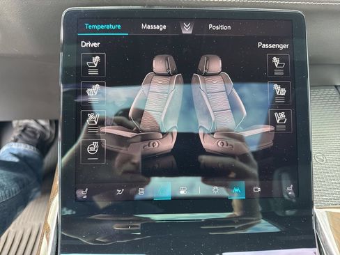 Used 2025 Cadillac Escalade ESV Sport Platinum w/ LPO, Floor Liner Package AWD/4WD image 25