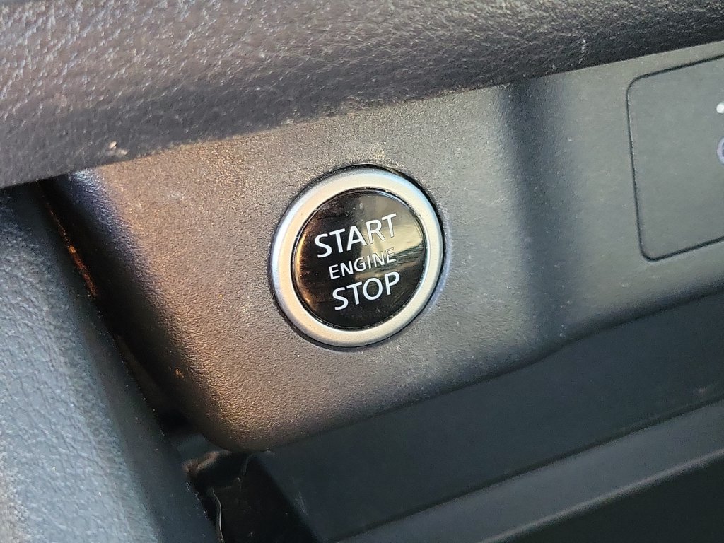 Certified 2022 Nissan Rogue SV AWD/4WD image 30