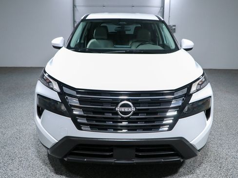 Used 2025 Nissan Rogue SV FWD image 4
