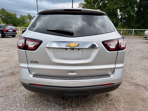 Used 2017 Chevrolet Traverse LT w/ Style and Technology Package FWD image 7