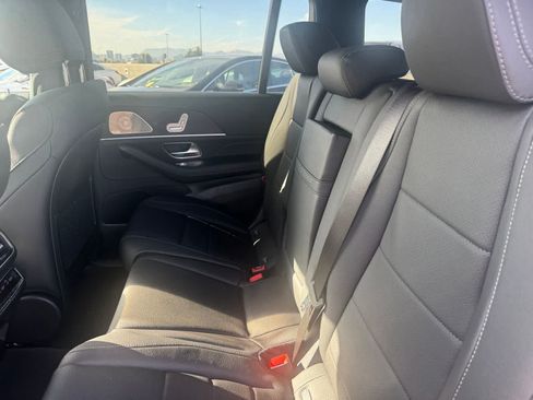 Used 2024 Mercedes-Benz GLS 450 4MATIC image 4