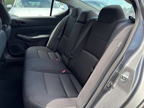 Used 2025 Nissan Altima 2.5 SV FWD image 33