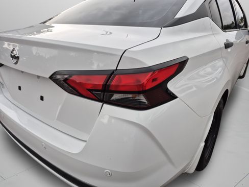 Used 2020 Nissan Versa S FWD image 33