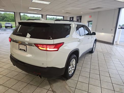 Used 2020 Chevrolet Traverse LT w/ Driver Confidence II Package AWD/4WD image 7