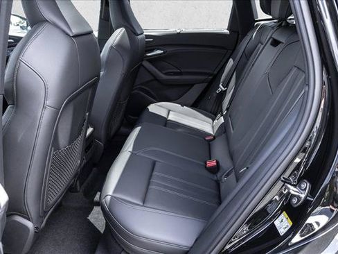 New 2027 Audi Q6 e-tron Prestige AWD/4WD image 21