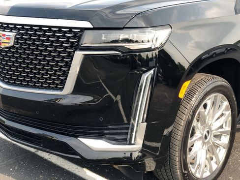 Used 2023 Cadillac Escalade Premium Luxury image 43