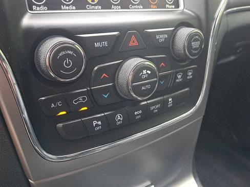 Used 2018 Jeep Grand Cherokee Limited AWD/4WD image 29