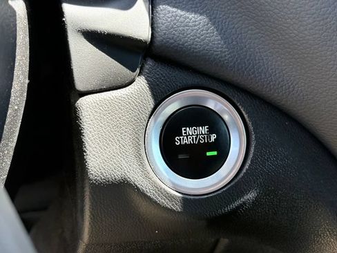 Used 2023 Chevrolet Equinox LT FWD image 16