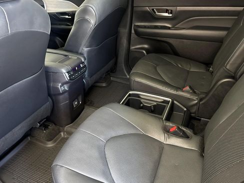 Used 2024 Toyota Grand Highlander AWD image 27