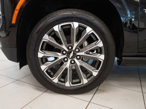Used 2026 Chevrolet Tahoe High Country AWD/4WD image 10