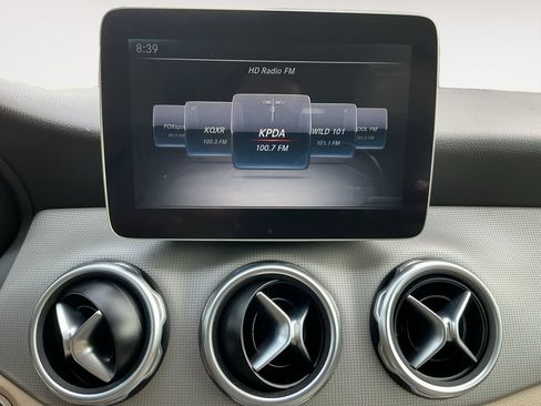 Used 2018 Mercedes-Benz GLA 250 image 14