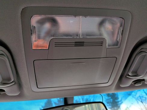 Used 2015 Toyota Camry SE image 21